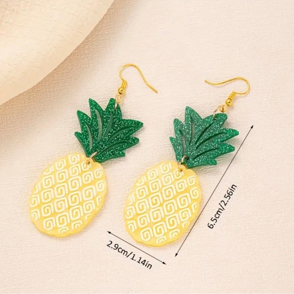 Jewelry - NWT Pineapple Drop Earrings
